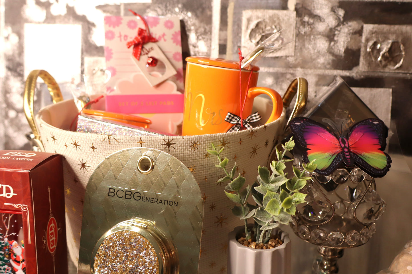 Cozy Duo Décor Gift Basket - She and Her edition