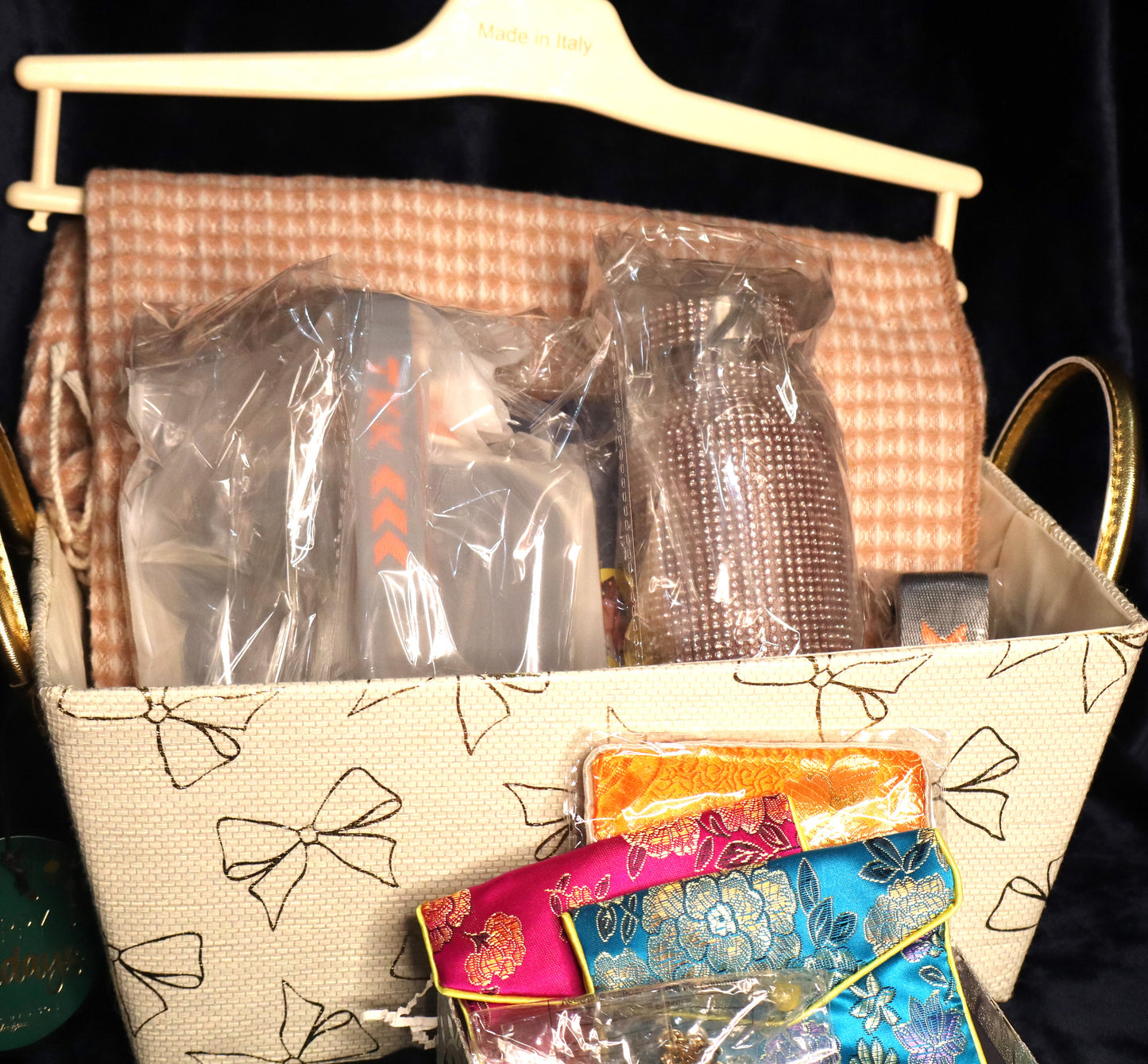 Glam & Sport Water Duo Italy Gift Basket