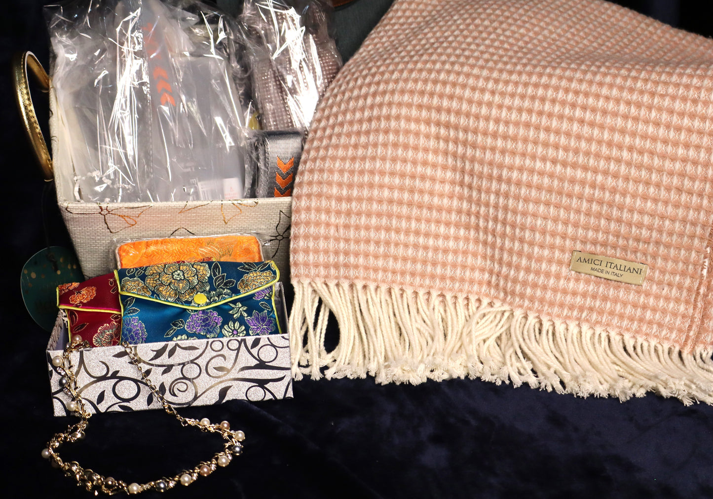 Glam & Sport Water Duo Italy Gift Basket