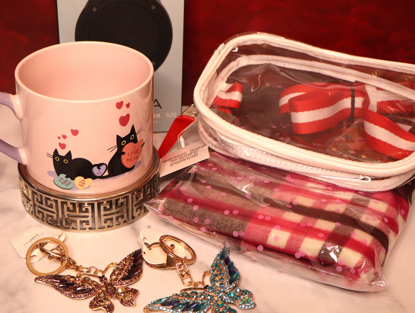 Cat Love & Charm Gift Basket