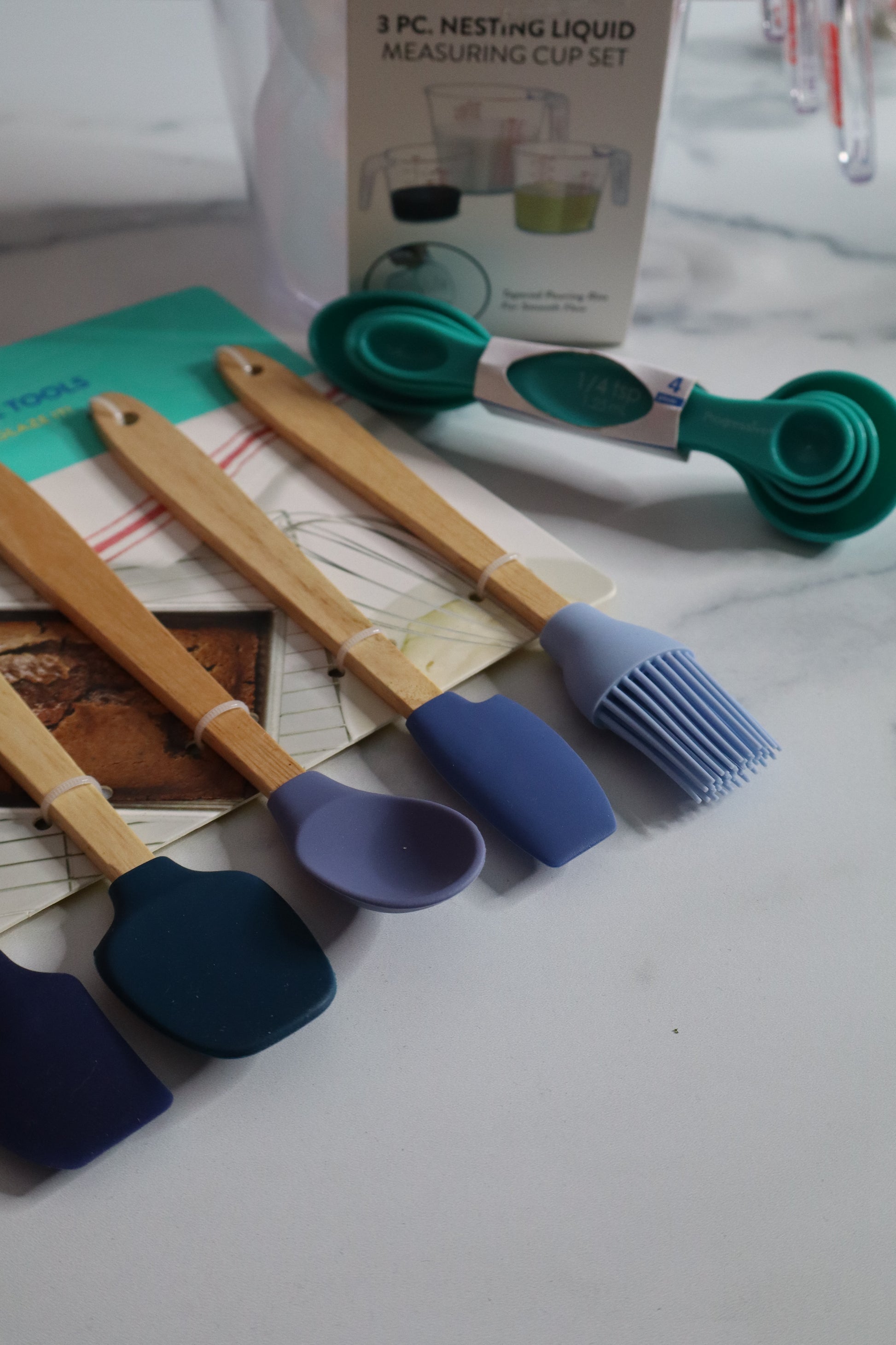 measuring spoons and cups